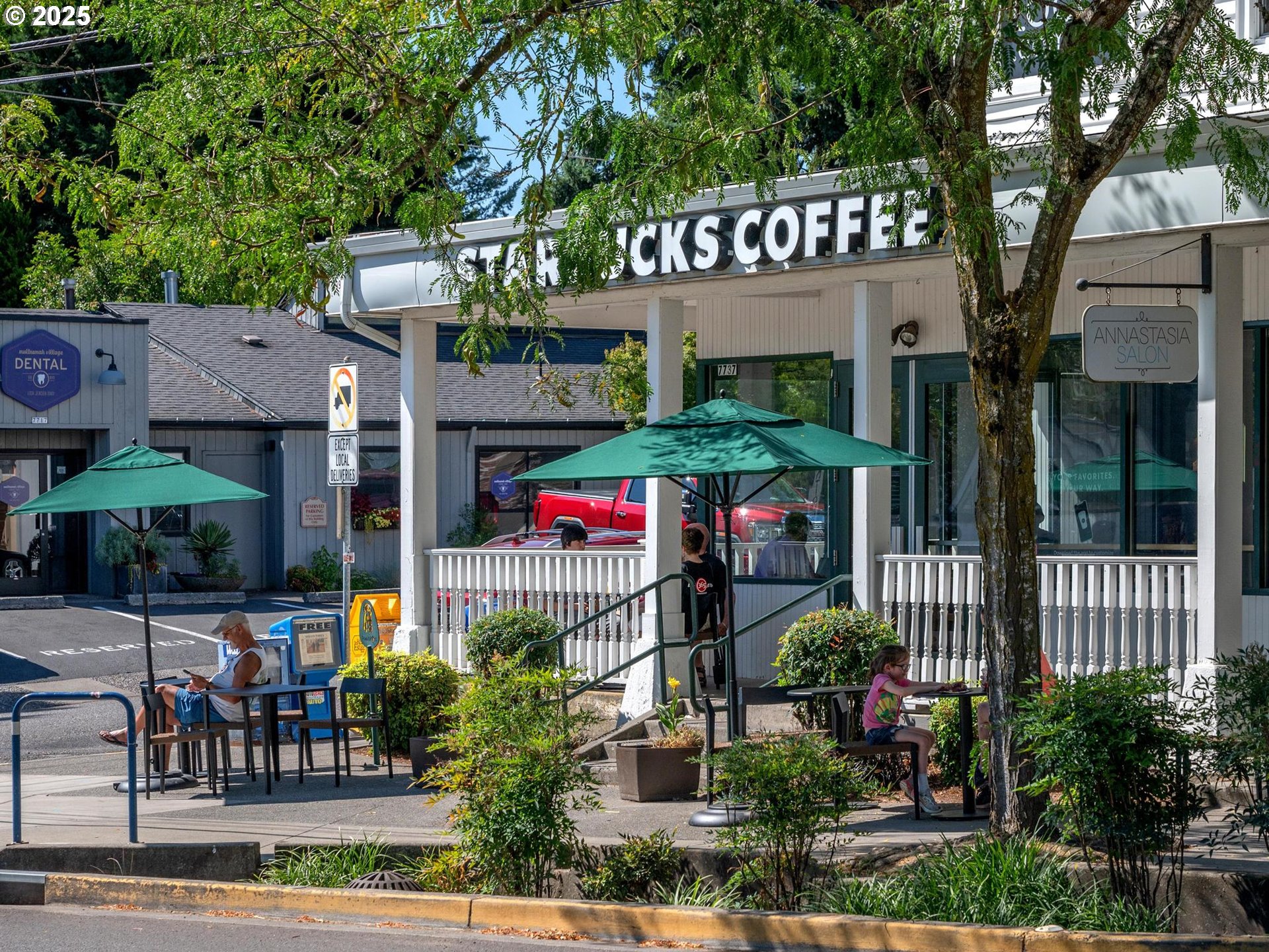 7733 Southwest 42nd Avenue Portland, OR 97219 - Photo 39 of 44