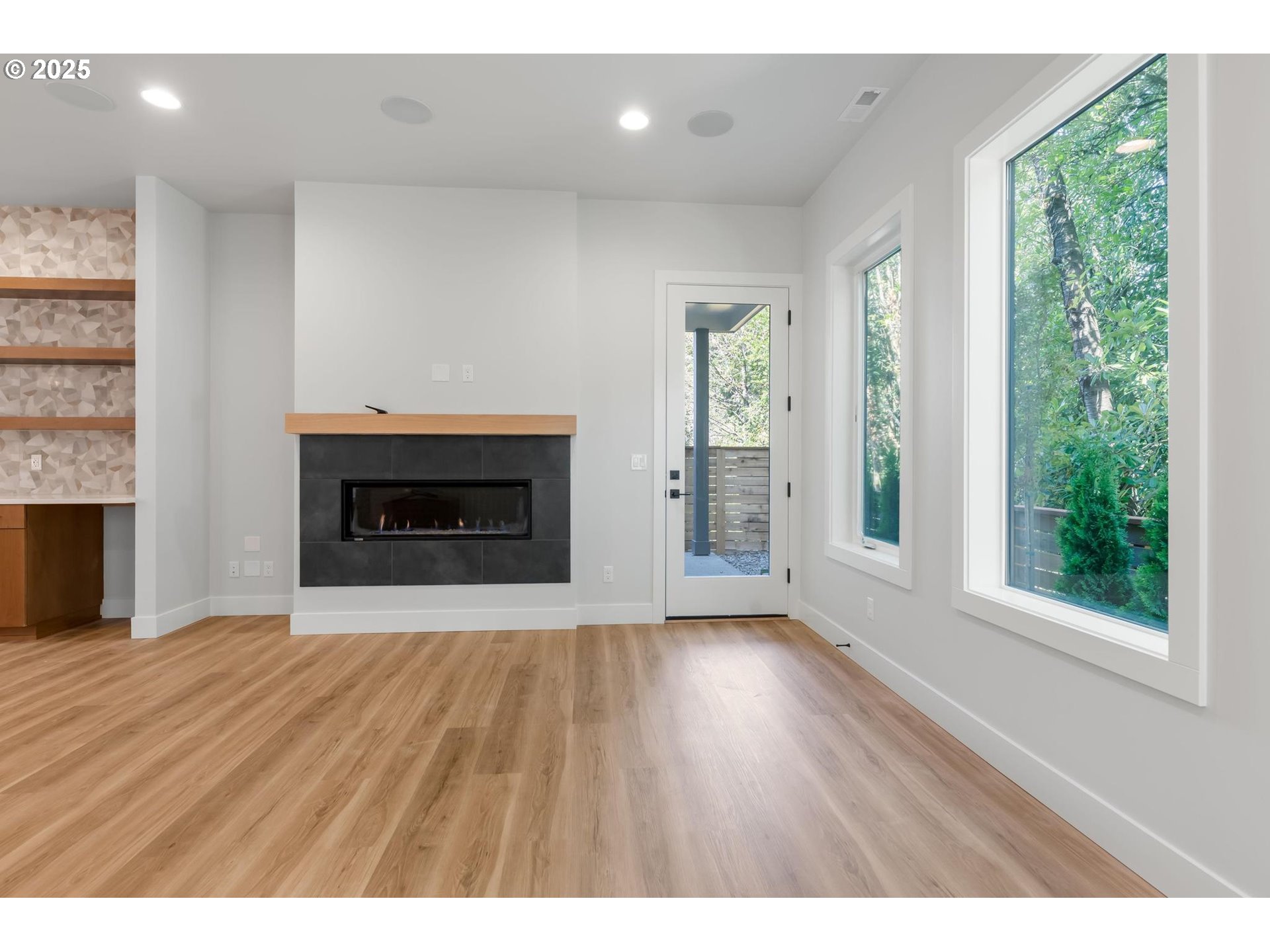 7733 Southwest 42nd Avenue Portland, OR 97219 - Photo 8 of 44 Living Room