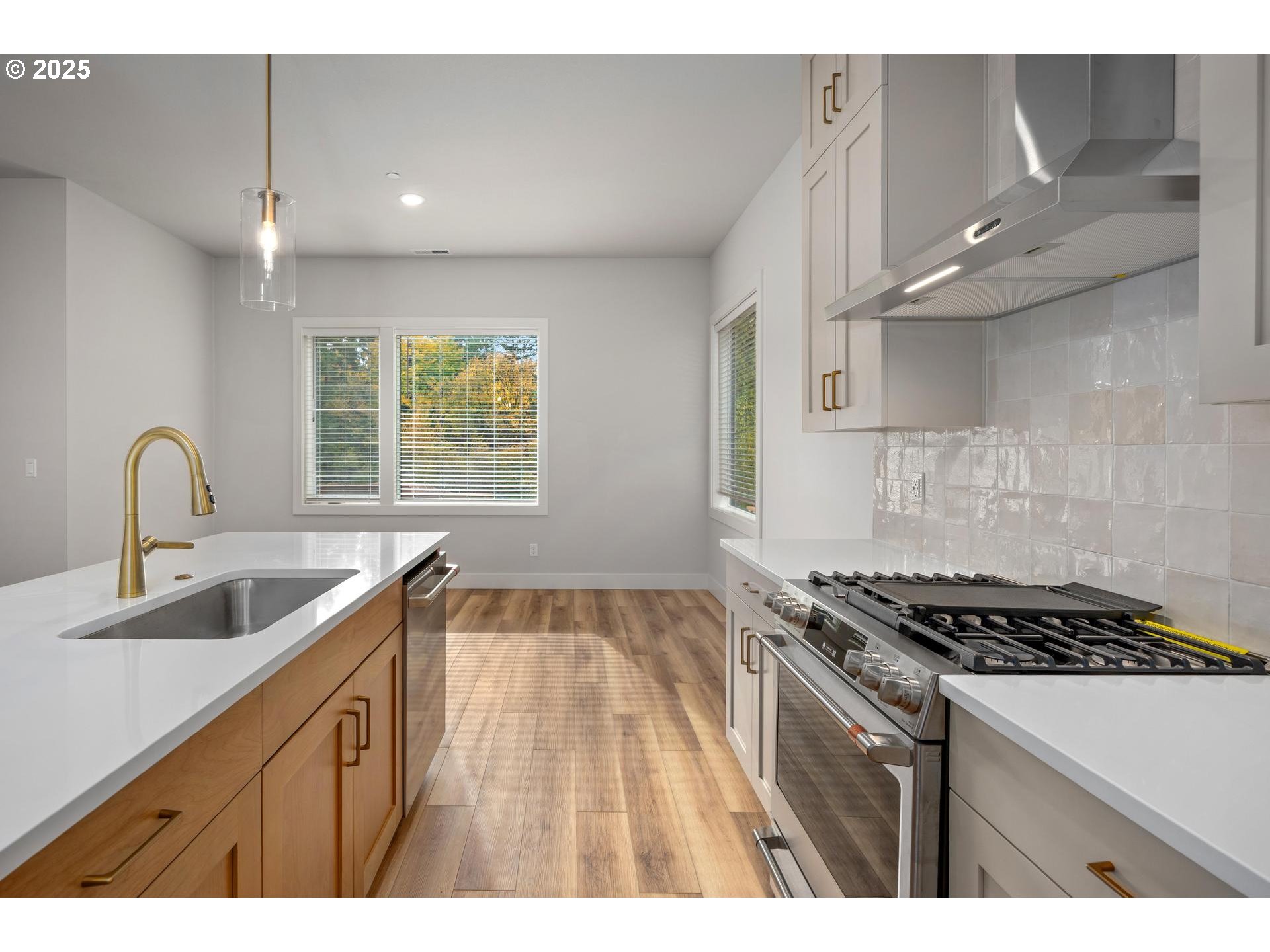 7733 Southwest 42nd Avenue Portland, OR 97219 - Photo 10 of 44 Kitchen