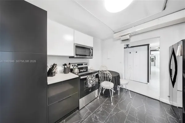 $2,800 | 800 Parkview Drive, Unit 230, Hallandale Beach, FL 33009