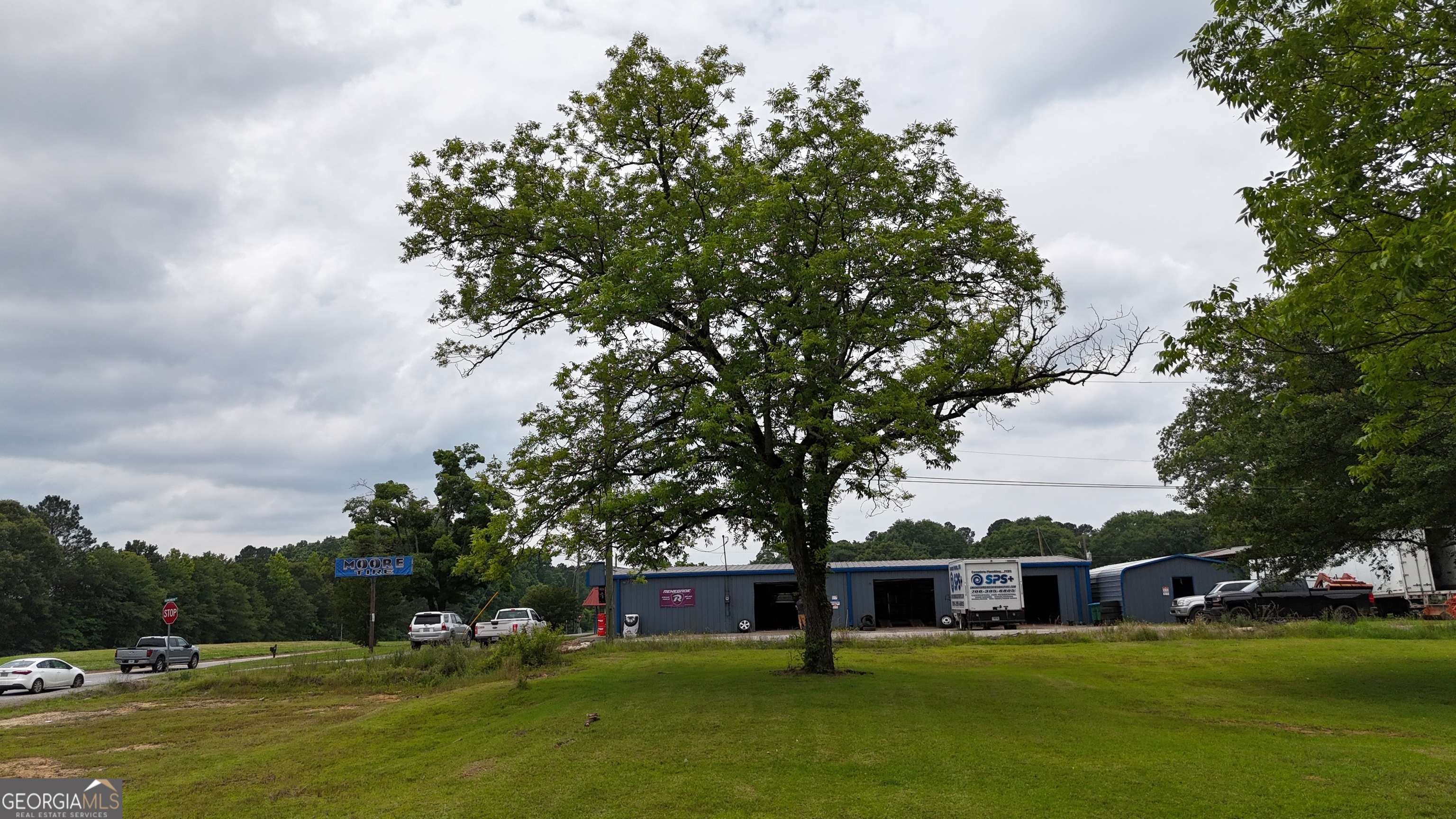 5584 Highway 72 Colbert, GA 30628 - Photo 1 of 1 a view of a park with large trees