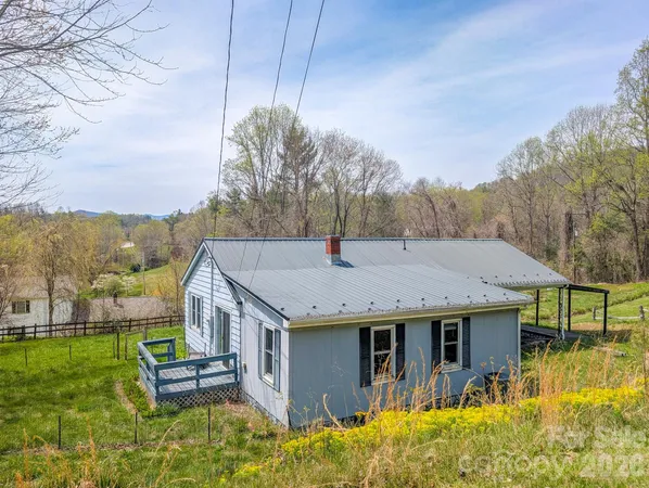 $250,000 | 97 Tom Sparks Road, Spruce Pine, NC 28777