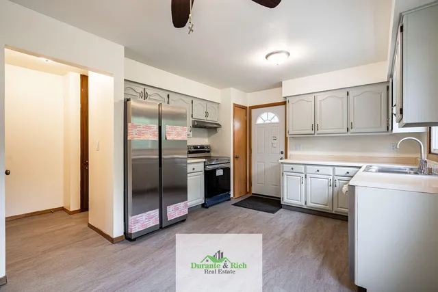 $1,995 | 1434 Josephine Street, Waukesha, WI 53186