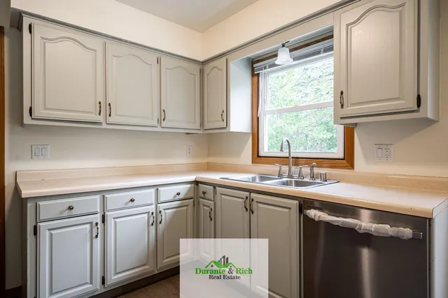 $1,995 | 1434 Josephine Street, Waukesha, WI 53186