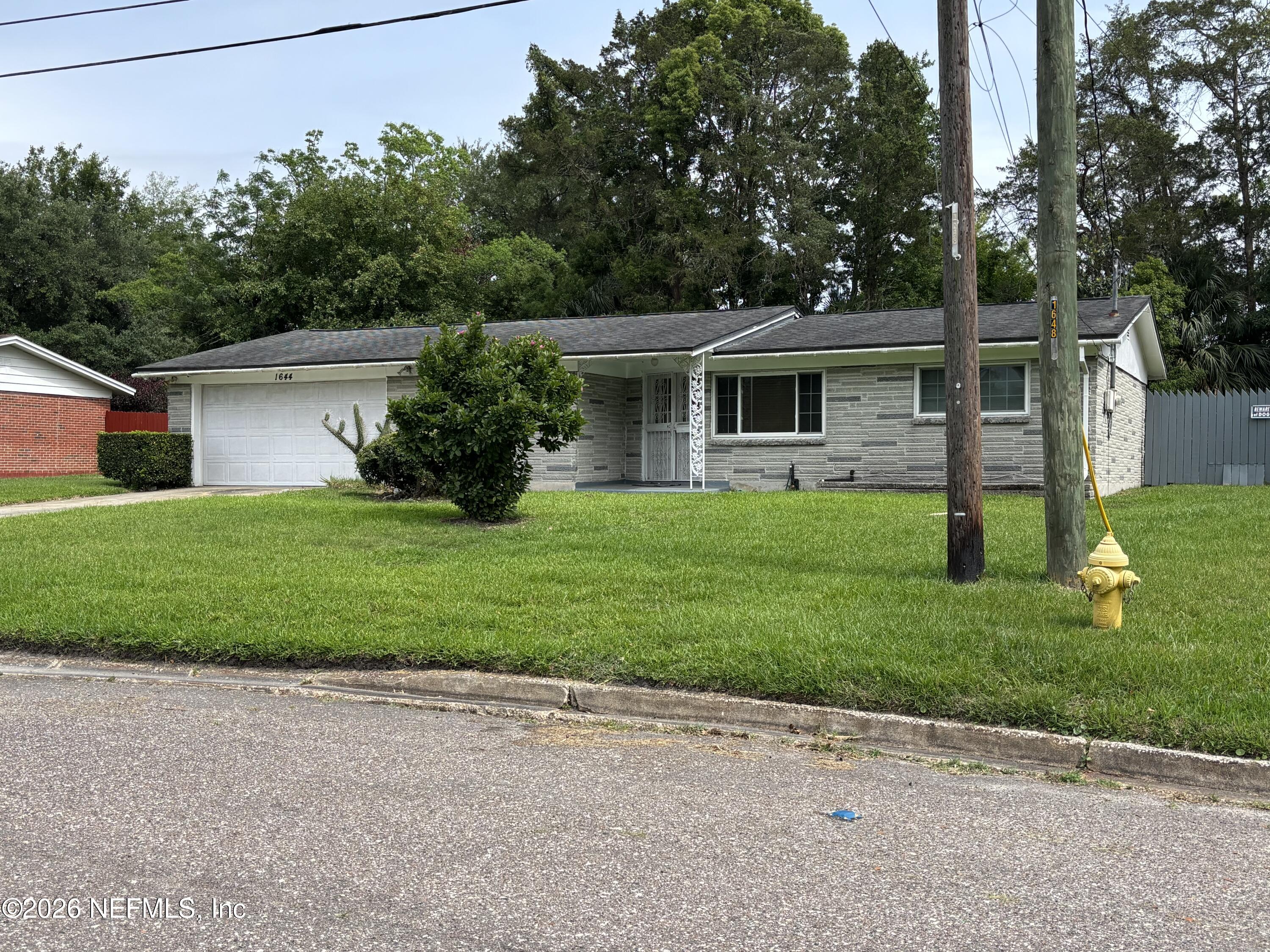 1644 Lessard Circle Jacksonville, FL 32208 - Photo 3 of 26 Front View