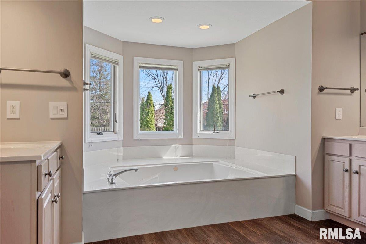 4620 Foxhall Lane Springfield, IL 62711 - Photo 35 of 65
