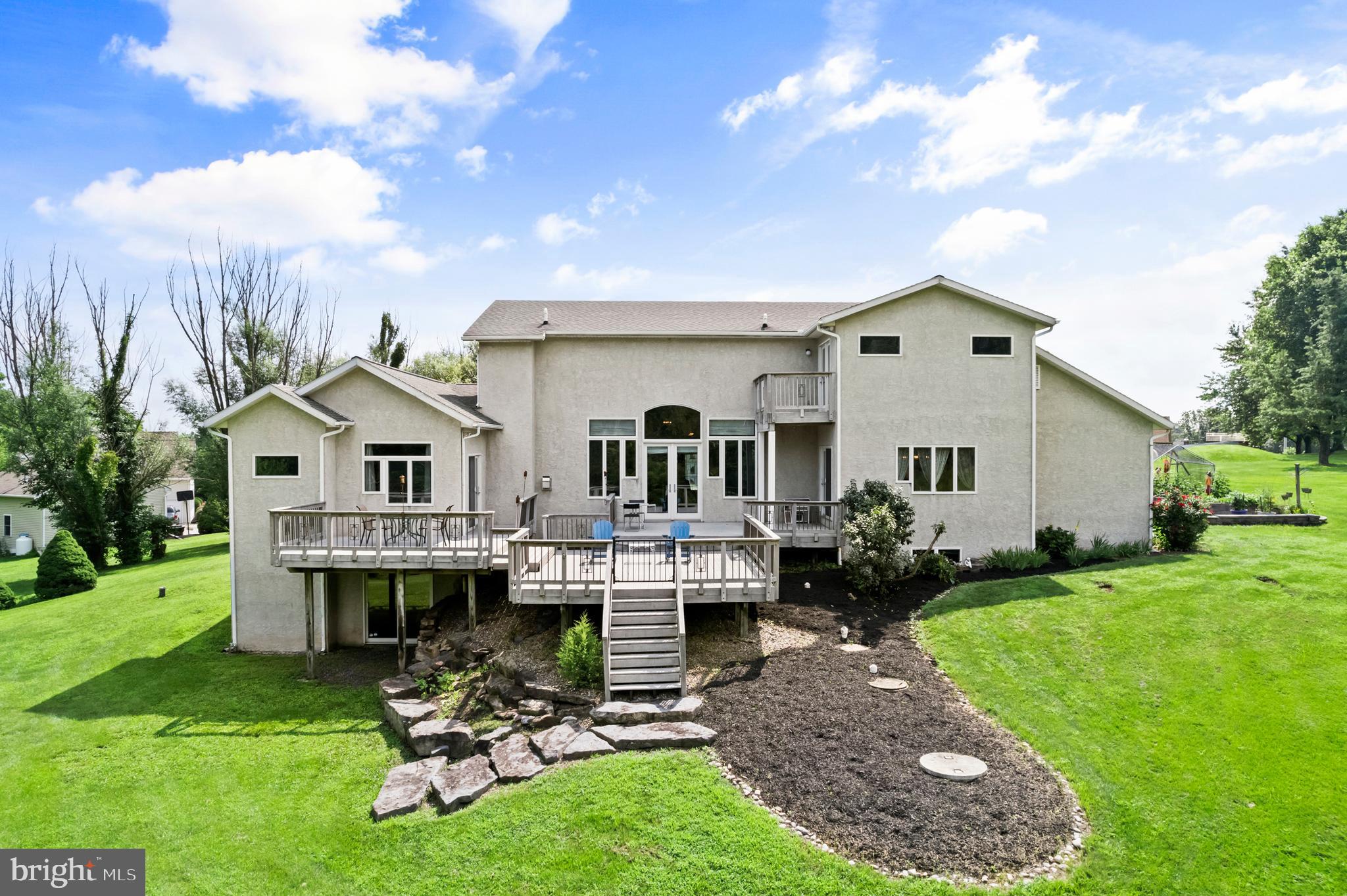 213 Cross Road Gilbertsville, PA 19525 - Photo 4 of 75