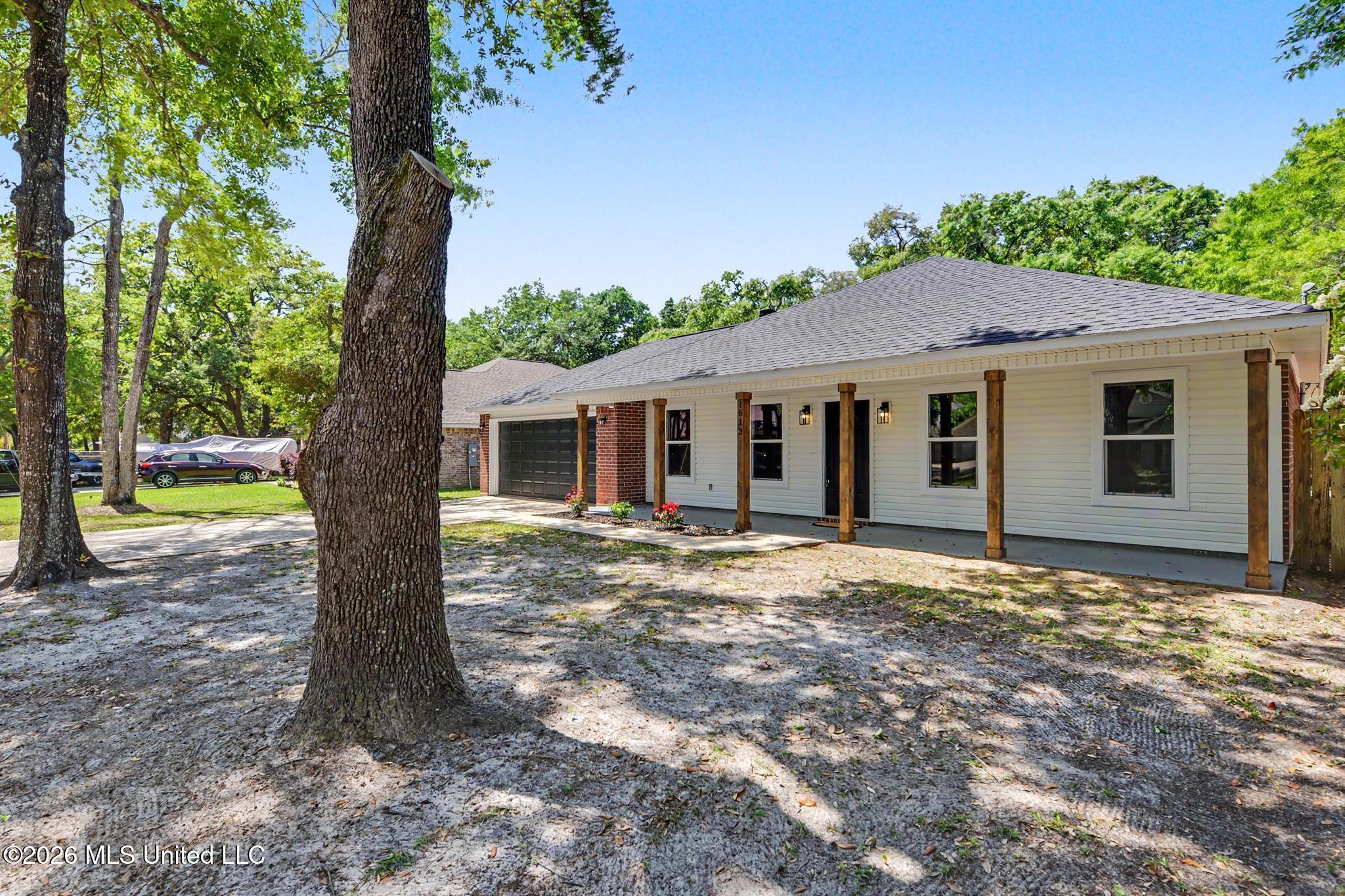 1513 South 8th Street Ocean Springs, MS 39564 - Photo 2 of 23 002