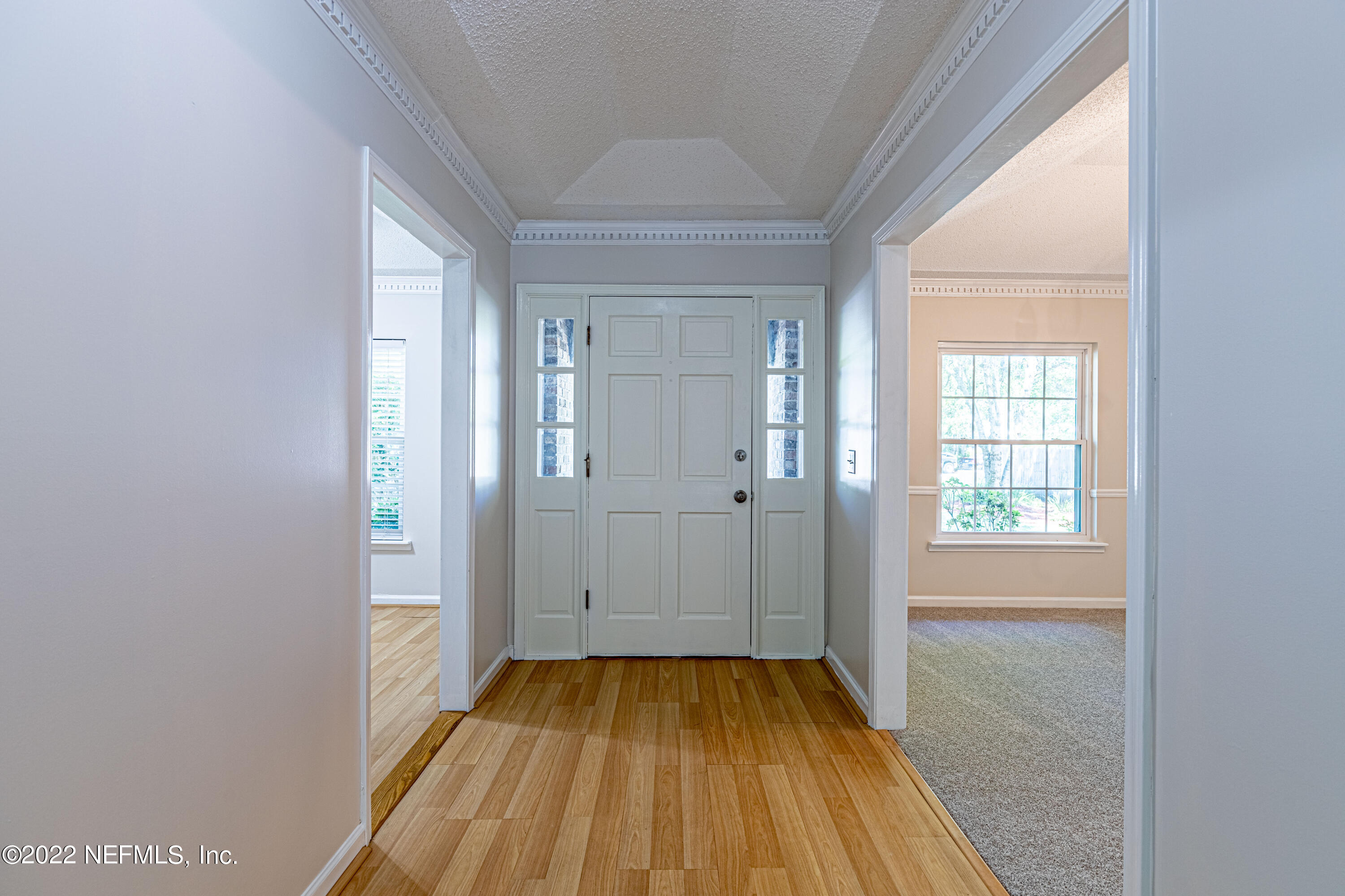 6 Foyer