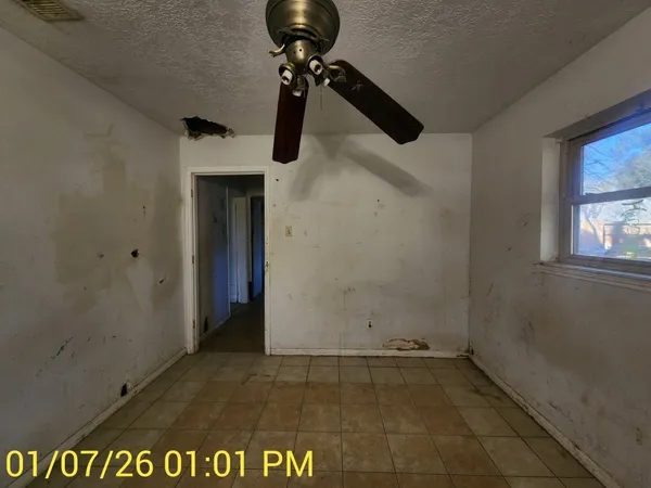 $100,000 | 230 Kansas Street, Bacliff, TX 77518