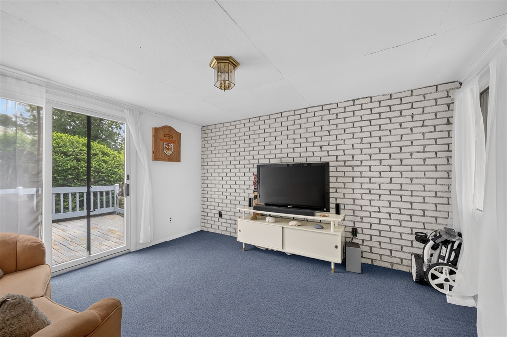 7 Englewood Road Coventry, RI 02816 - Photo 15 of 22