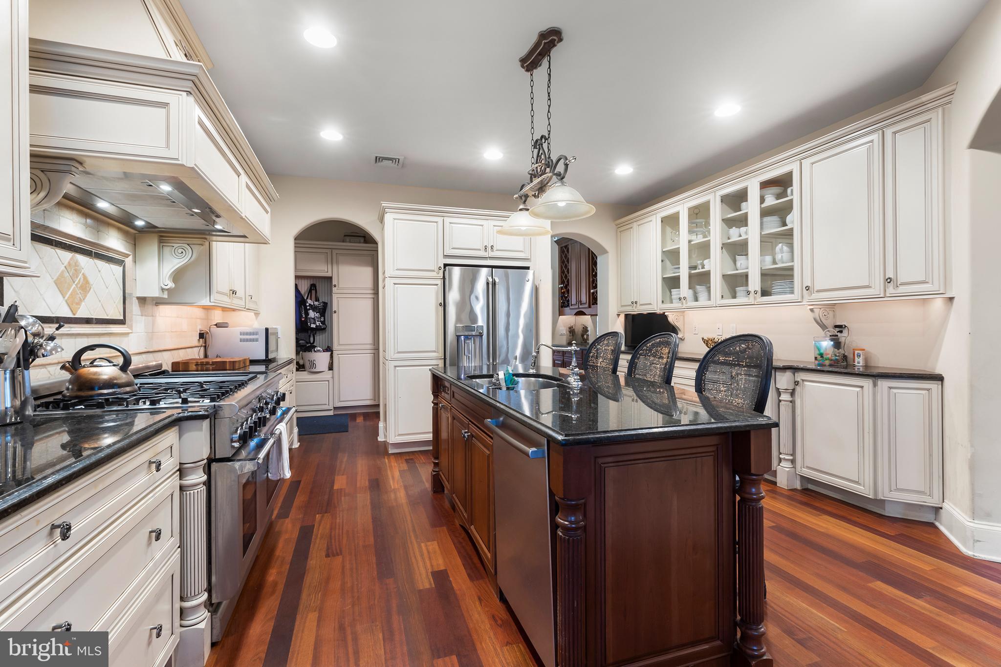 316 Chamounix Road Wayne, PA 19087 - Photo 8 of 29