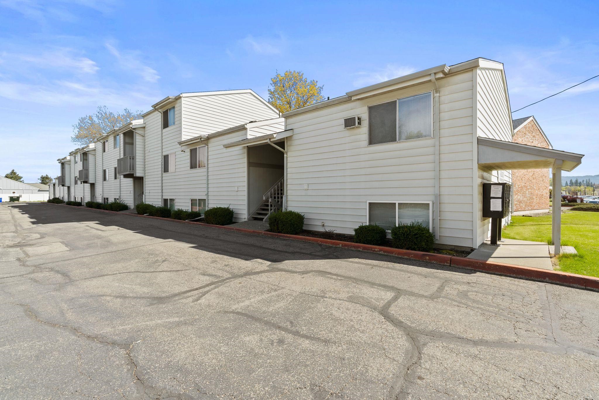 310 North Raymond Road, Unit D7 Spokane Valley, WA 99206 - Photo 1 of 19