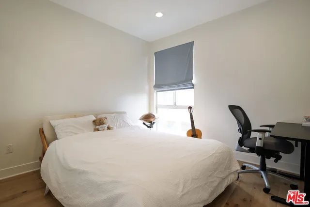 $950,000 | 108 South Croft Avenue, Unit 103, Los Angeles, CA 90048