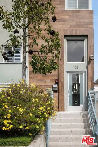 $950,000 | 108 South Croft Avenue, Unit 103, Los Angeles, CA 90048