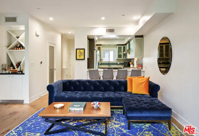 $950,000 | 108 South Croft Avenue, Unit 103, Los Angeles, CA 90048