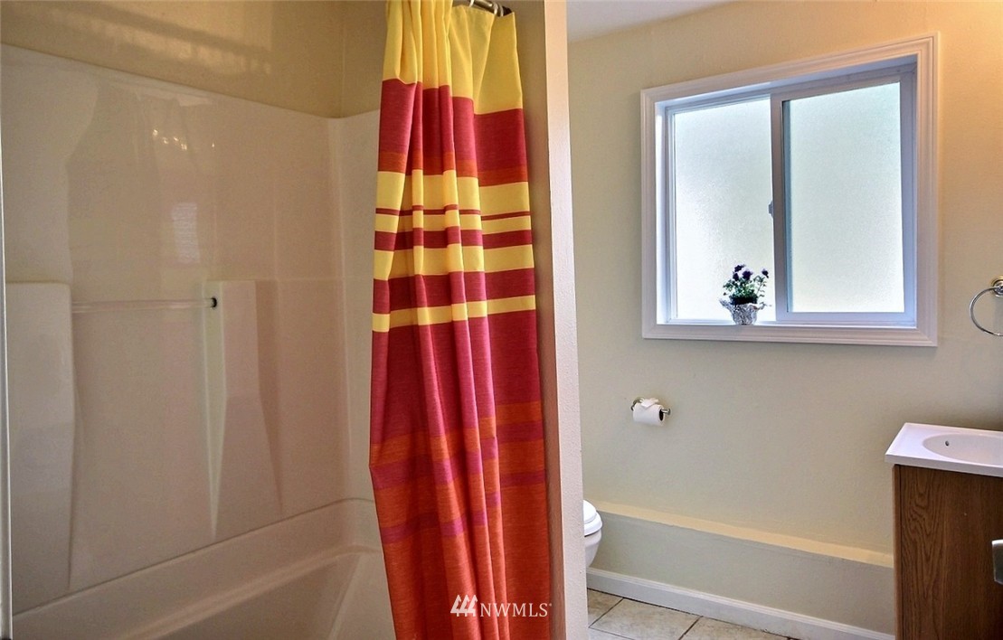 563 Orcas Avenue Northeast Renton, WA 98059 - Photo 20 of 25 Gallery Image 20