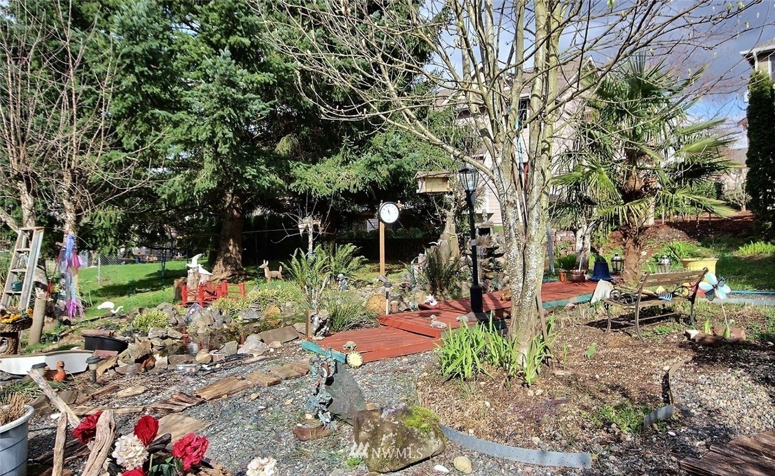 563 Orcas Avenue Northeast Renton, WA 98059 - Photo 24 of 25 Gallery Image 24