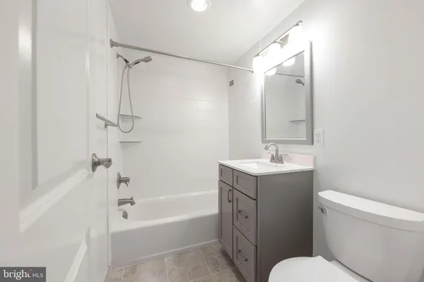 $289,000 | 10500 Rockville Pike, Unit M11, Rockville, MD 20852