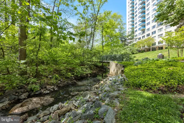 $289,000 | 10500 Rockville Pike, Unit M11, Rockville, MD 20852