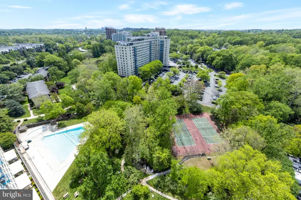 $289,000 | 10500 Rockville Pike, Unit M11, Rockville, MD 20852