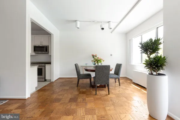 $289,000 | 10500 Rockville Pike, Unit M11, Rockville, MD 20852