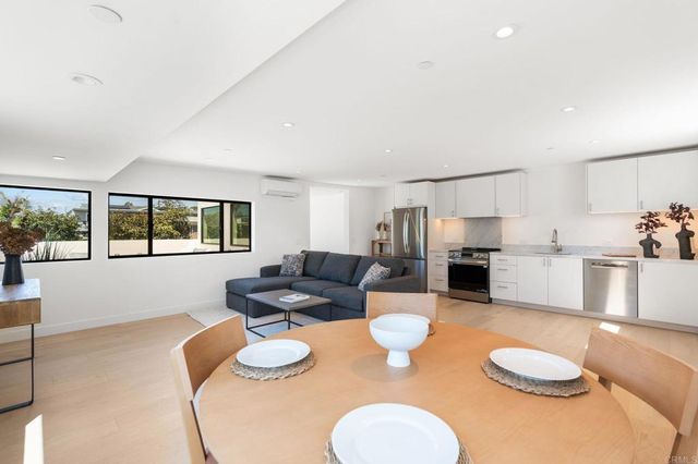 $4,645,000 | 2052 Montgomery Avenue, Cardiff-by-the-Sea, CA 92007