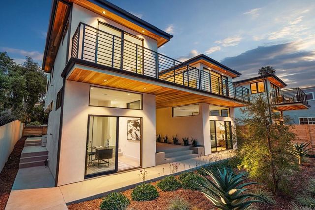 $4,645,000 | 2052 Montgomery Avenue, Cardiff-by-the-Sea, CA 92007