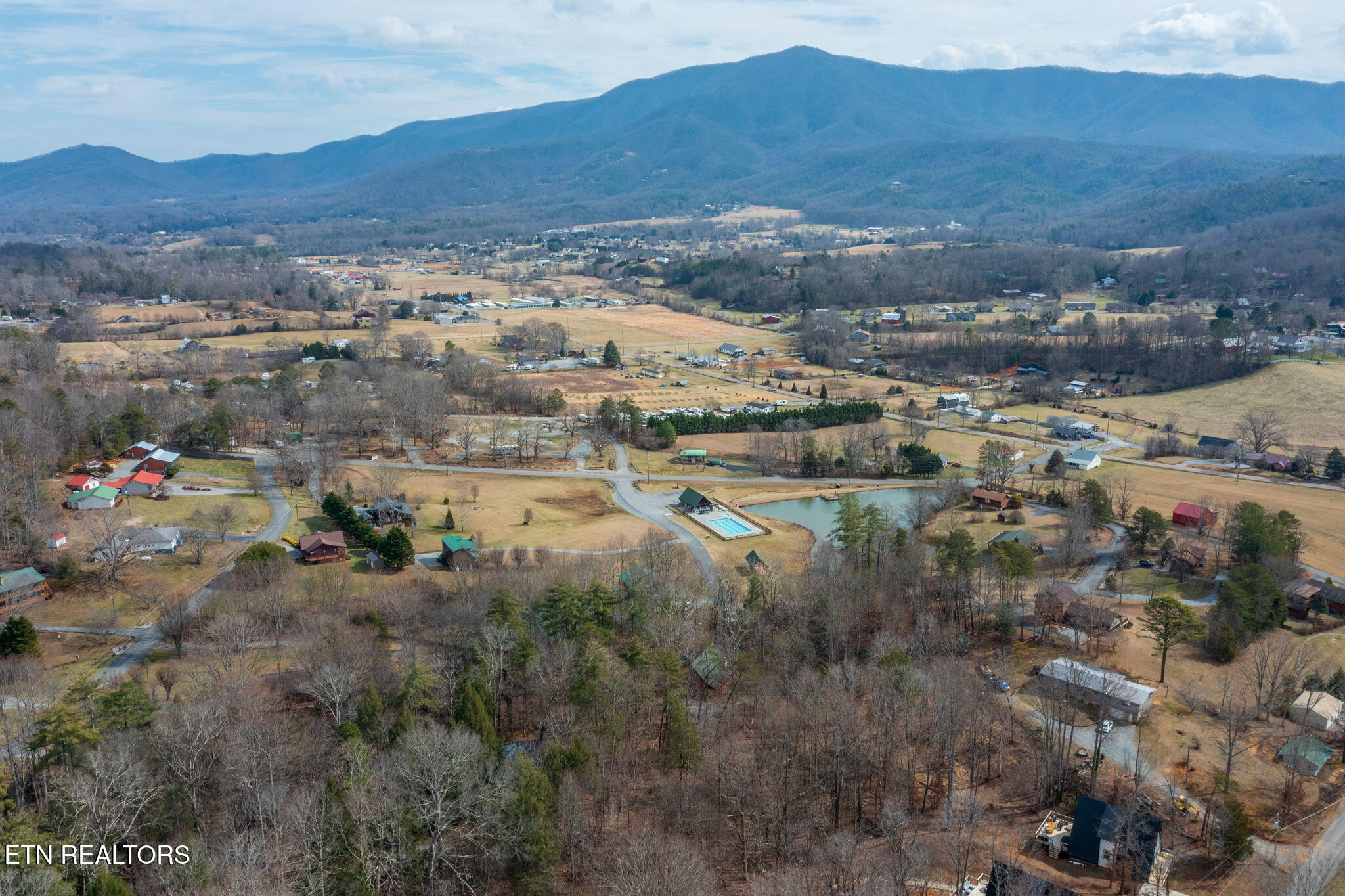 4020 Tomahawk Way Sevierville, TN 37862 - Photo 33 of 49 homesandvideos aerials-14248