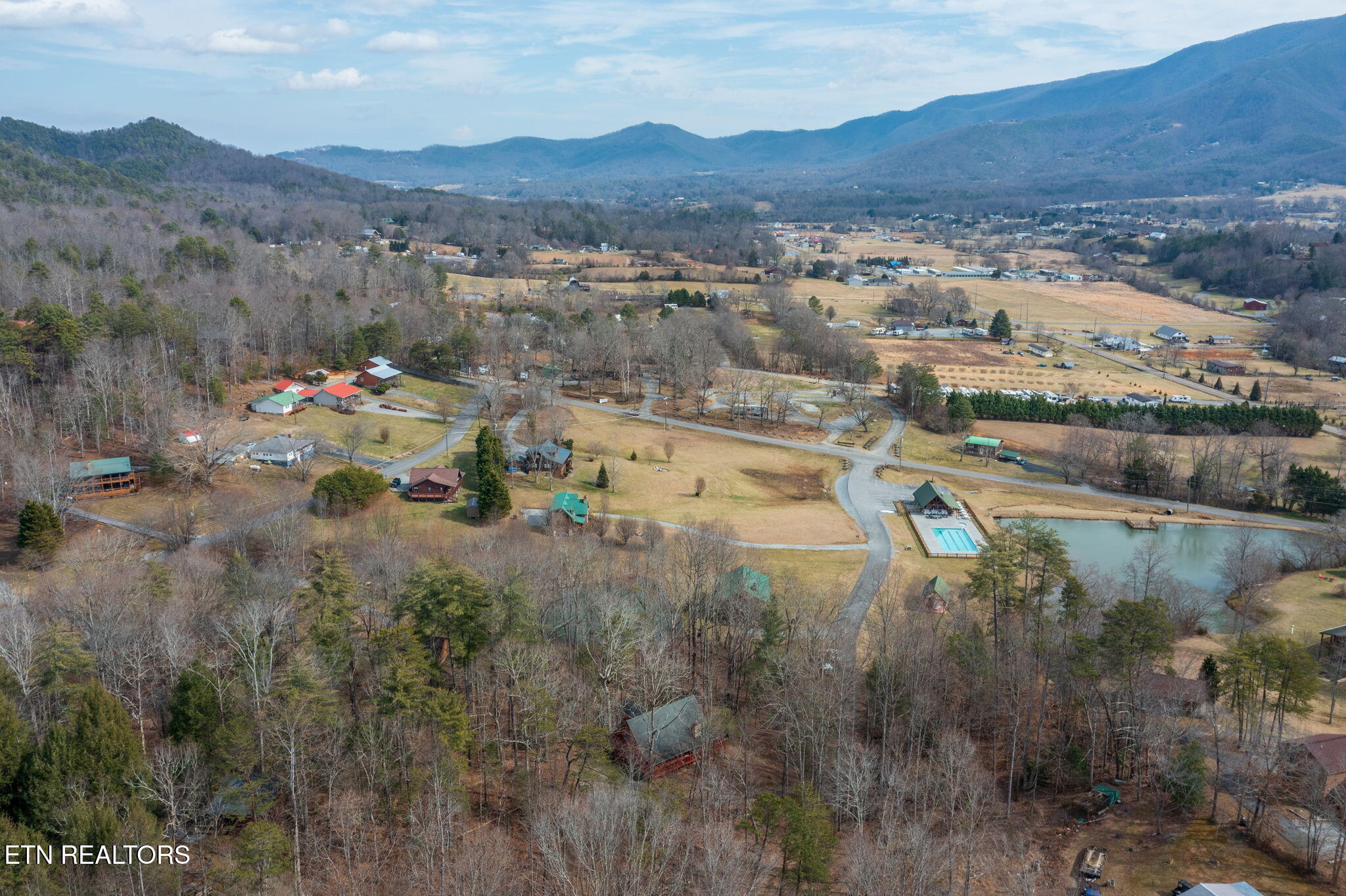 4020 Tomahawk Way Sevierville, TN 37862 - Photo 35 of 49 homesandvideos aerials-14241