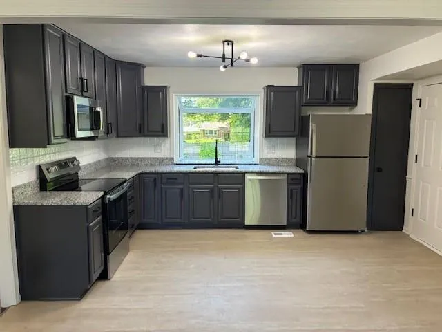 $489,000 | 6101 West 99th Street, Overland Park, KS 66207