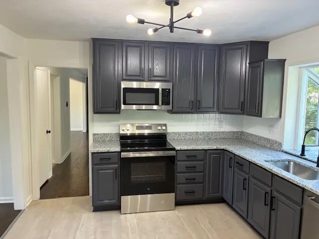 $489,000 | 6101 West 99th Street, Overland Park, KS 66207