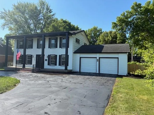 $489,000 | 6101 West 99th Street, Overland Park, KS 66207