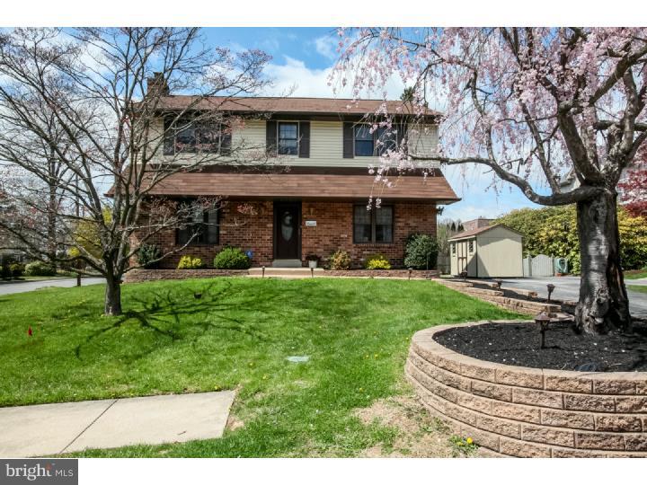 222 Carr Circle Springfield, PA 19064 - Photo 2 of 25 Exterior Front