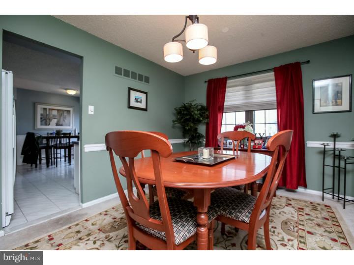 222 Carr Circle Springfield, PA 19064 - Photo 7 of 25 Dining Room