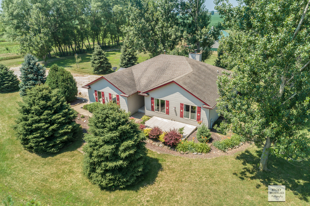 5545 Nettle Creek Road Morris, IL 60450 - Photo 34 of 45 a aerial view of a house with yard and green space