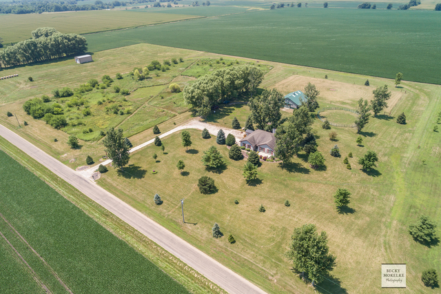 5545 Nettle Creek Road Morris, IL 60450 - Photo 43 of 45 a view of a swimming pool with a yard