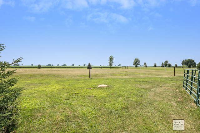 5545 Nettle Creek Road Morris, IL 60450 - Photo 44 of 45 a view of a ocean with a beach