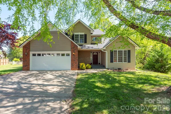 $525,000 | 23 Westmont Drive, Asheville, NC 28806