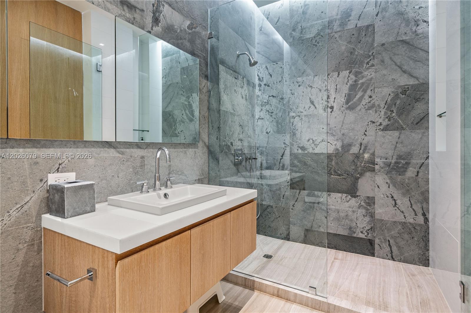 5061 North Bay Road Miami Beach, FL 33140 - Photo 38 of 63