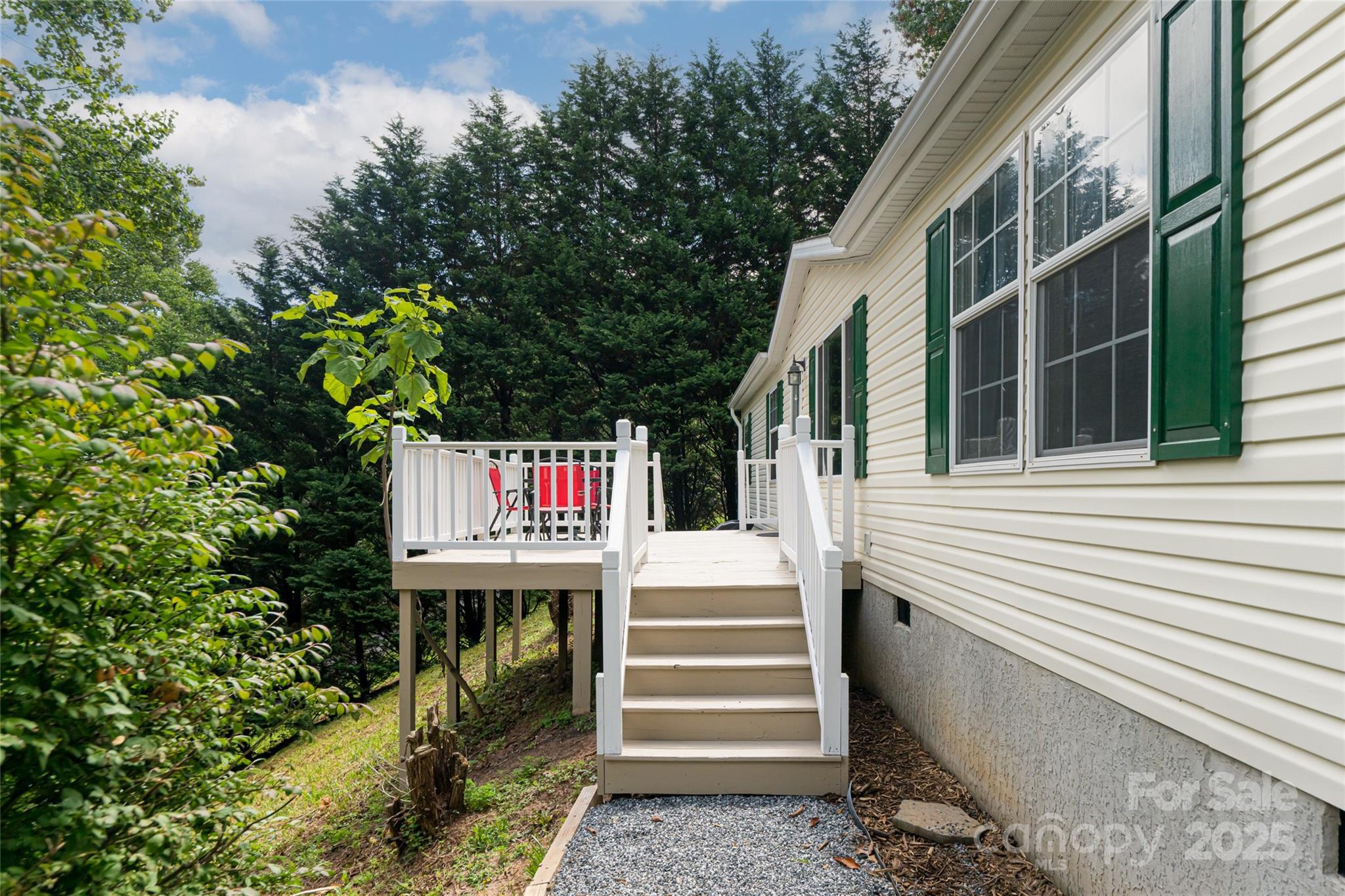 118 Reeves Road Leicester, NC 28748 - Photo 29 of 42 Gallery Image 29