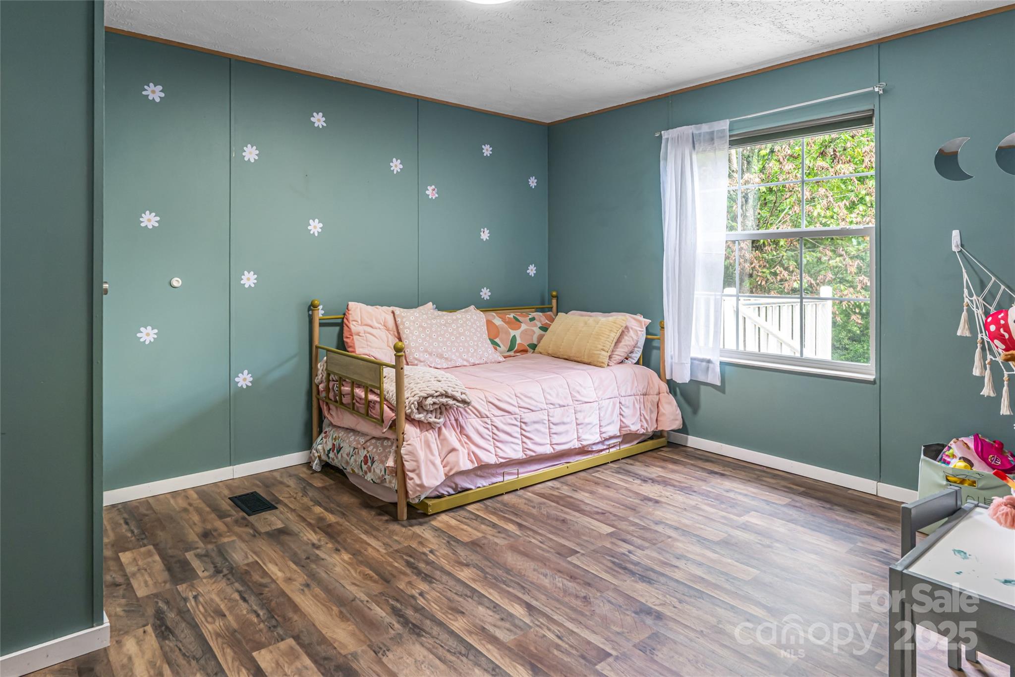 118 Reeves Road Leicester, NC 28748 - Photo 8 of 42 Gallery Image 8