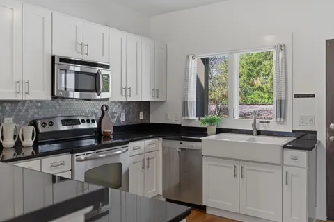 $550,000 | 355 Sylvan Park Lane, Nashville, TN 37209