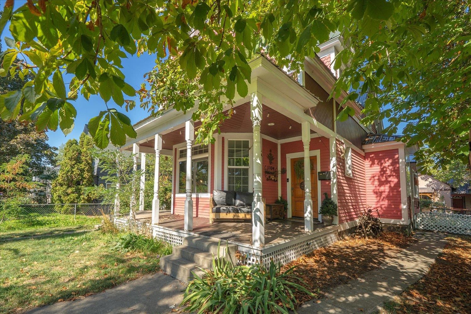 1104 West Maxwell Avenue Spokane, WA 99201 - Photo 1 of 44