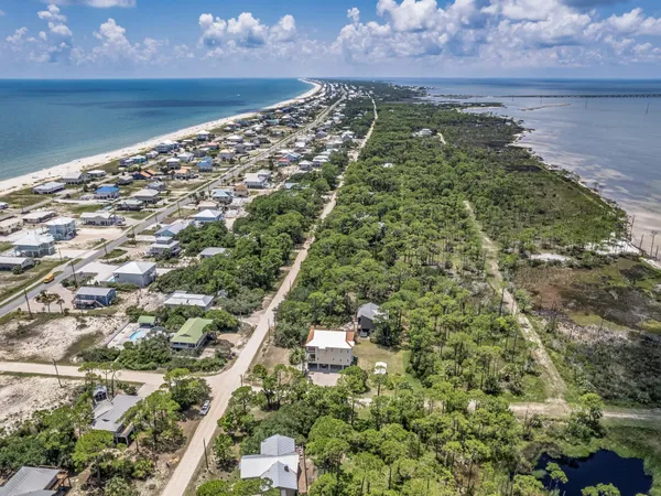 $149,900 | 865 East Pine Avenue, Eastpoint, FL 32328