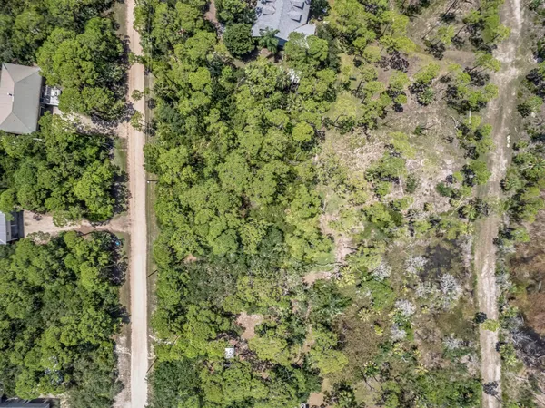 $149,900 | 865 East Pine Avenue, Eastpoint, FL 32328