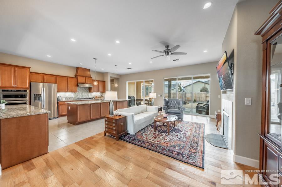 2114 Niatross Lane Reno, NV 89521 - Photo 4 of 40 Photo 4