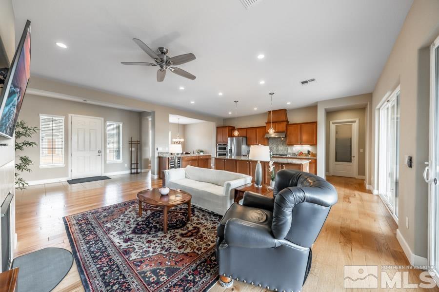2114 Niatross Lane Reno, NV 89521 - Photo 8 of 40 Photo 8
