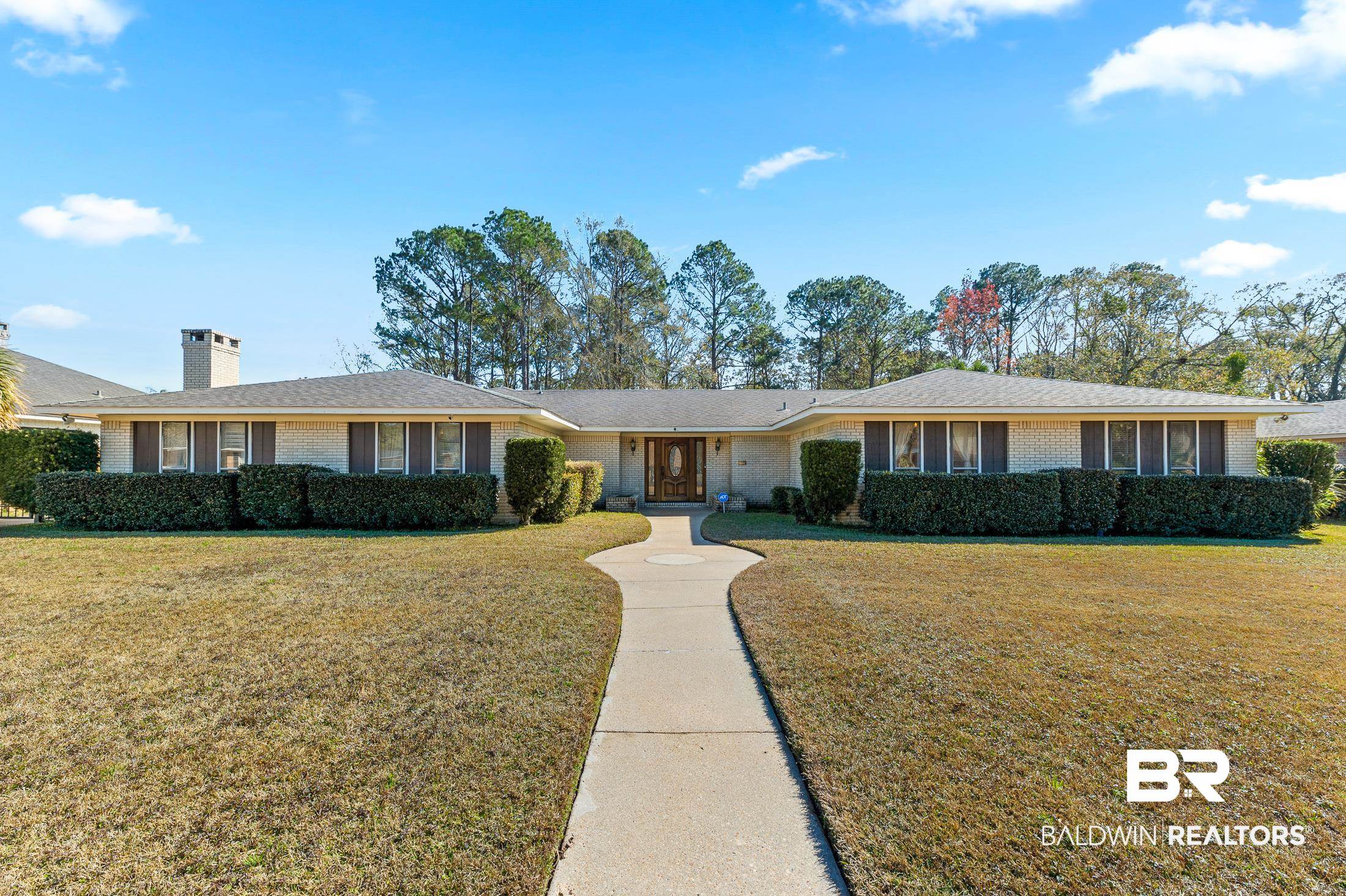 1271 East Spring Valley Drive Mobile, AL 36693 - Photo 1 of 37 Main