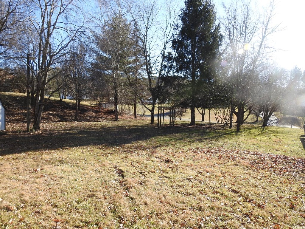 105 Robinhood Road Galax, VA 24333 - Photo 17 of 17 Gallery Image 17